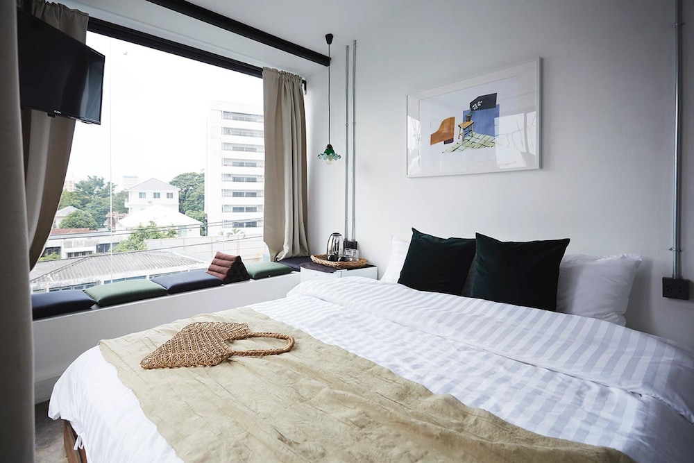 TOP, WITH VIEW, TERRACE, CORNER