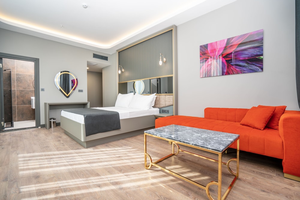 216 Ruby Suite 22/43