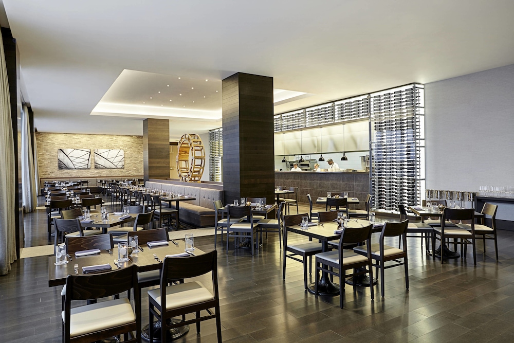 JW Marriott Minneapolis Mall of America 55/77