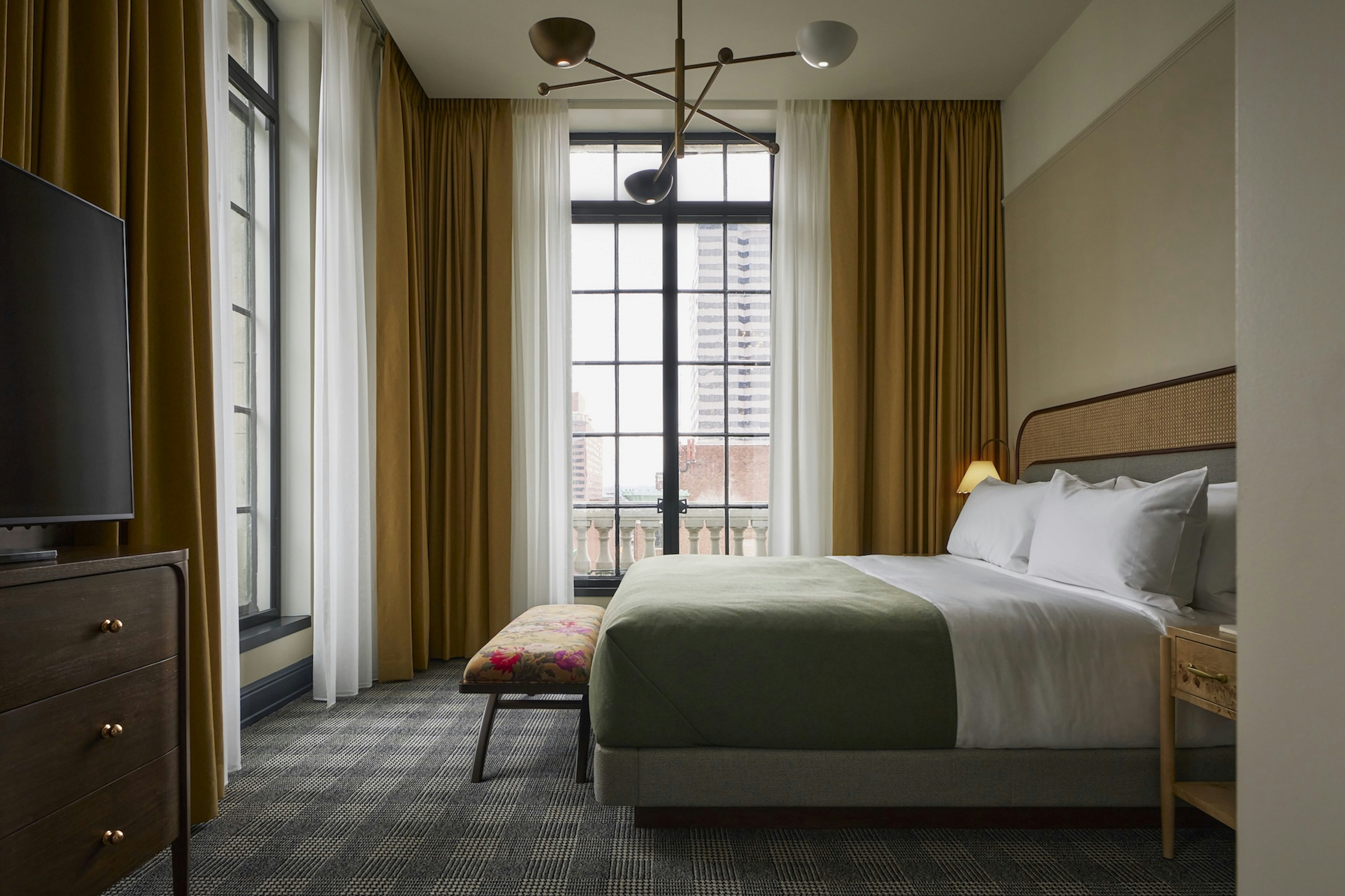 Cincinnati's Fidelity Hotel 15/50