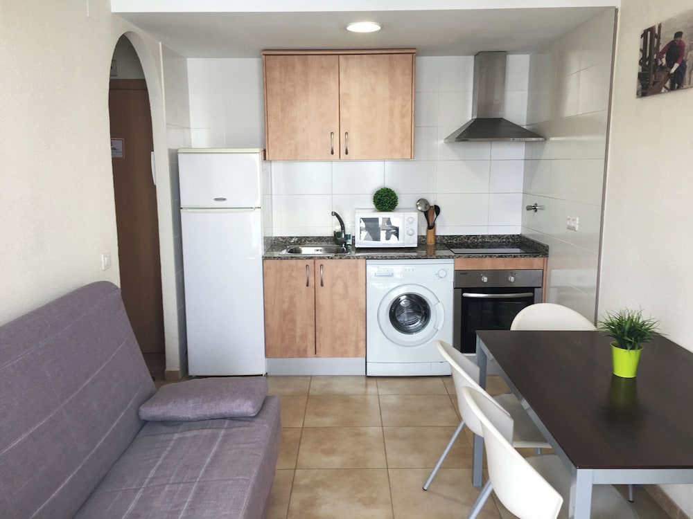 APARTAMENTOS RESIDENCIAL DOÑA CARMEN 3000 37/50