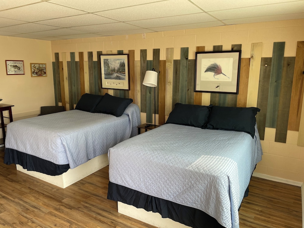 Riverview Inn 8/25
