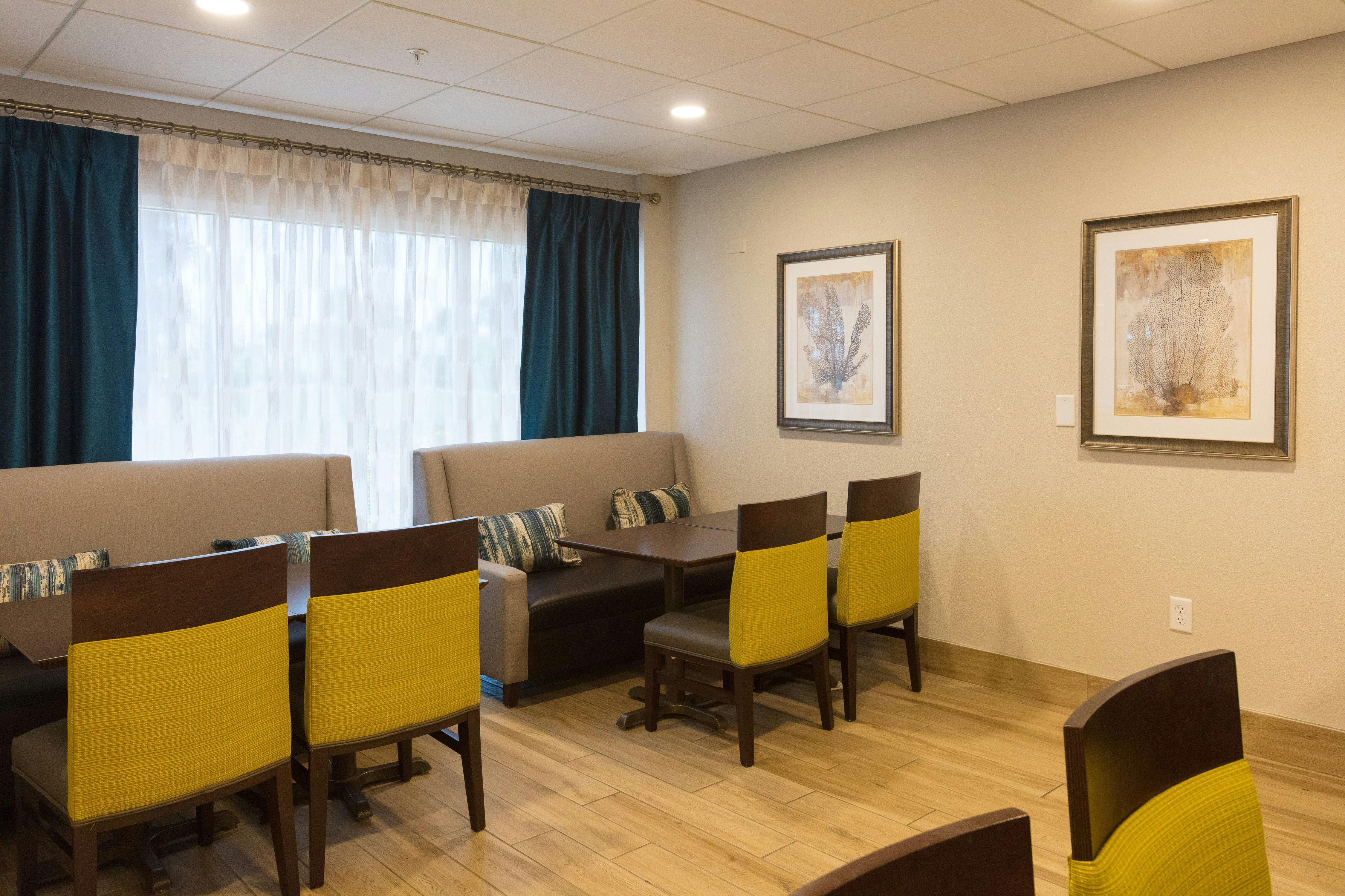 HAMPTON INN ST. AUGUSTINE BEACH 38/39