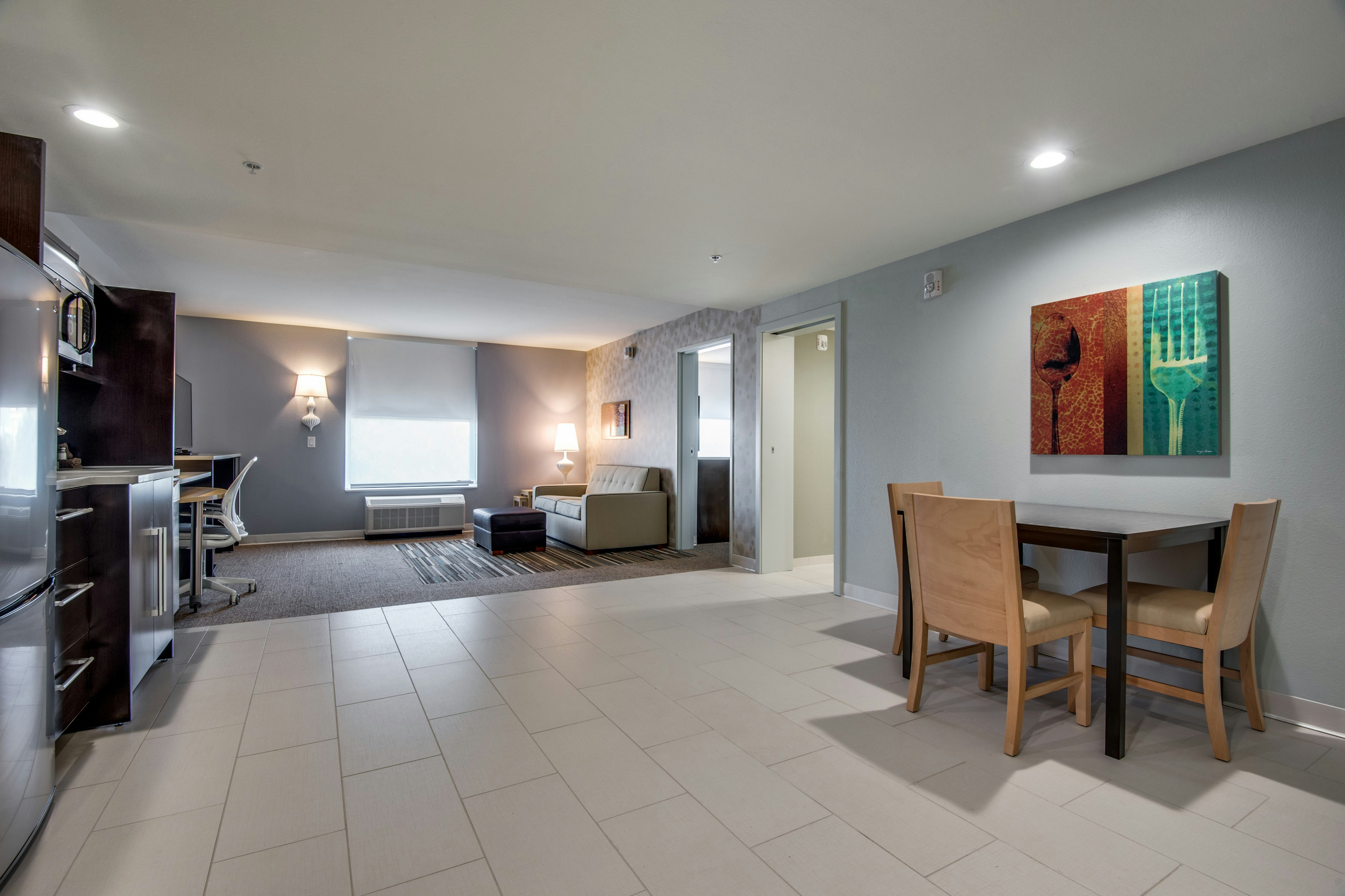 SUITE, QUEEN BED, ACCESSIBLE