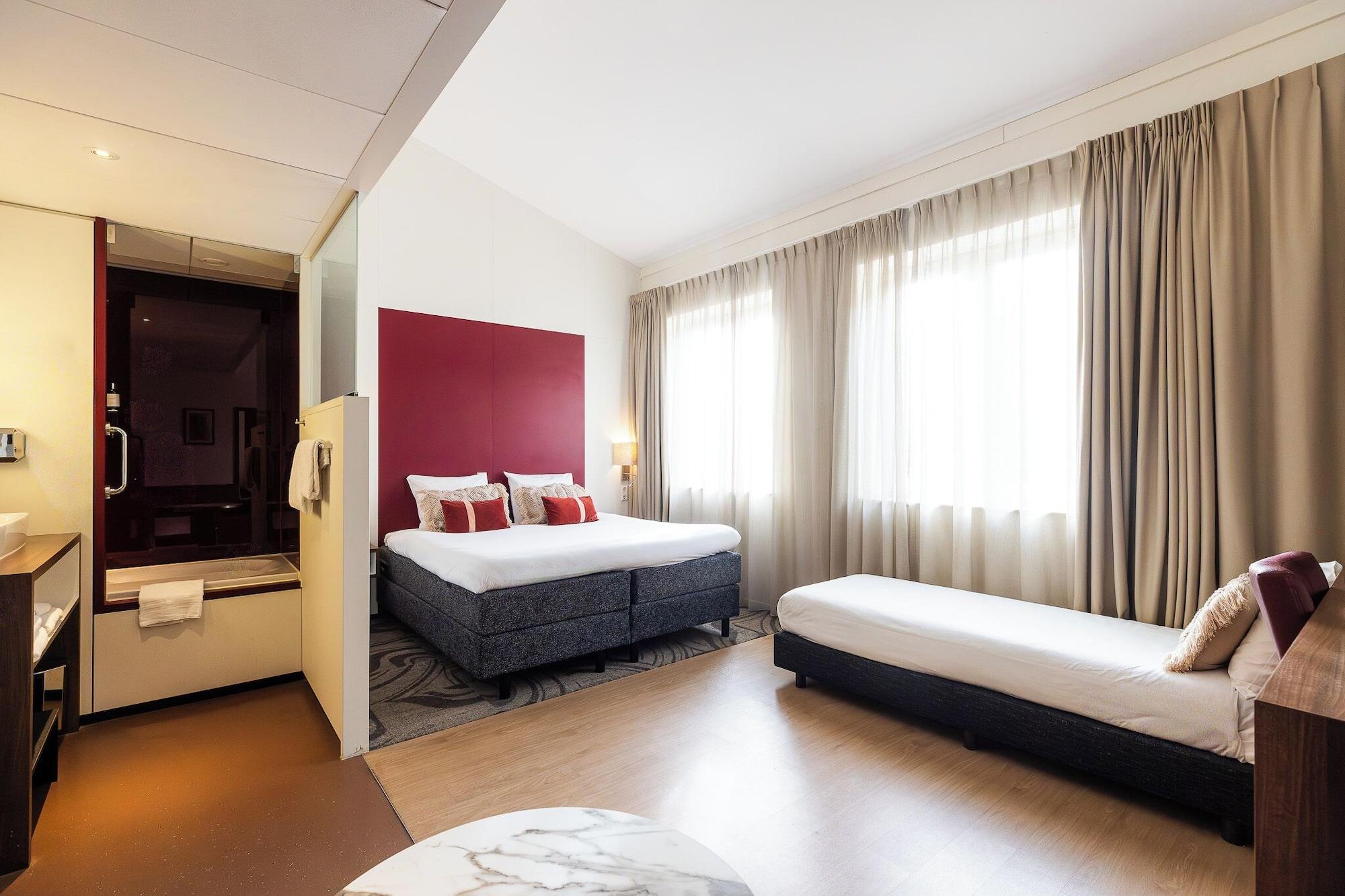 Executive, Multiple Beds, Sofa