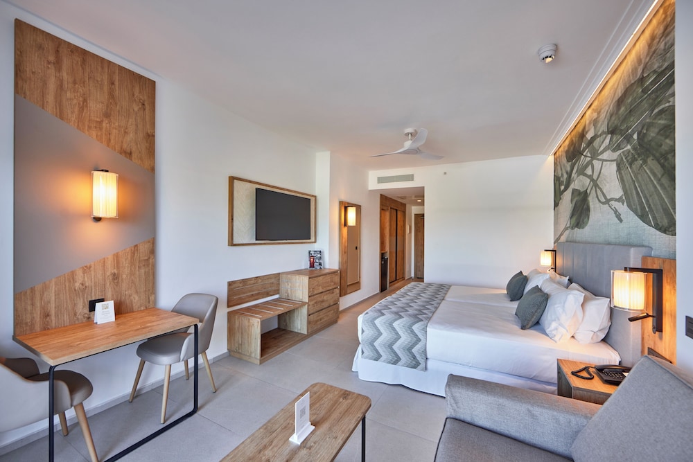 جناح جونيور بسرير كينج بإطلالة على البحر، Hotel Riu Palace Mauritius All Inclusive Adults Only 2/3