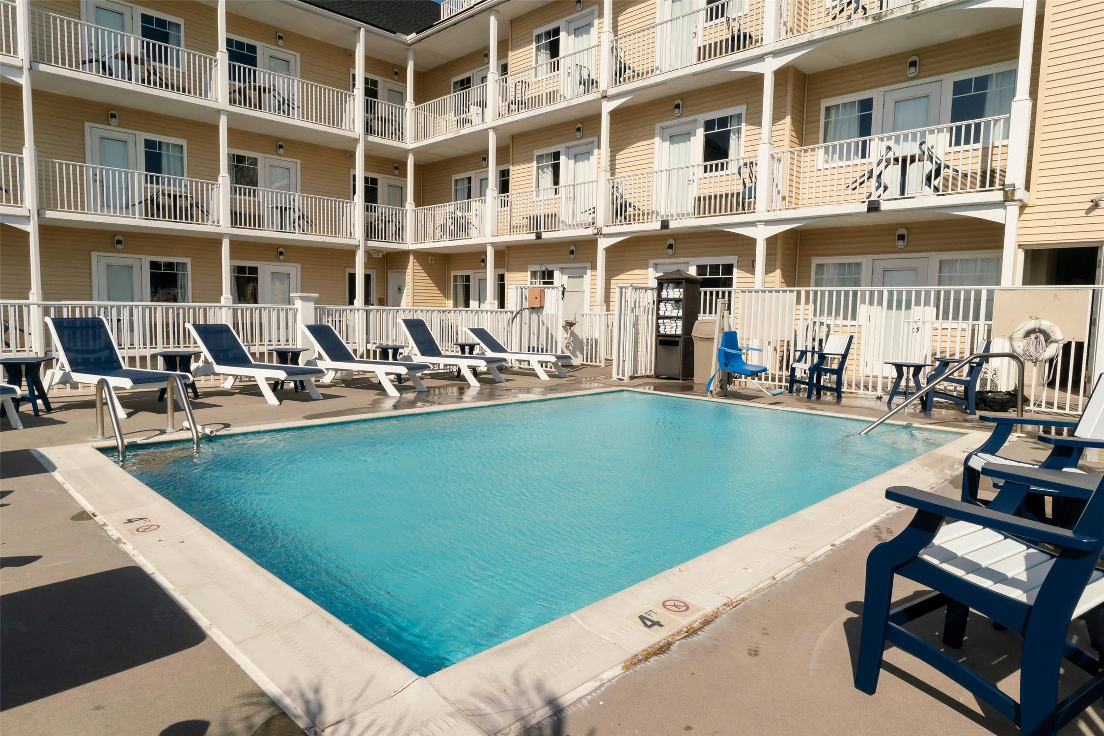 Gateway Hotel Suites Ascend Hotel Collection 31/33