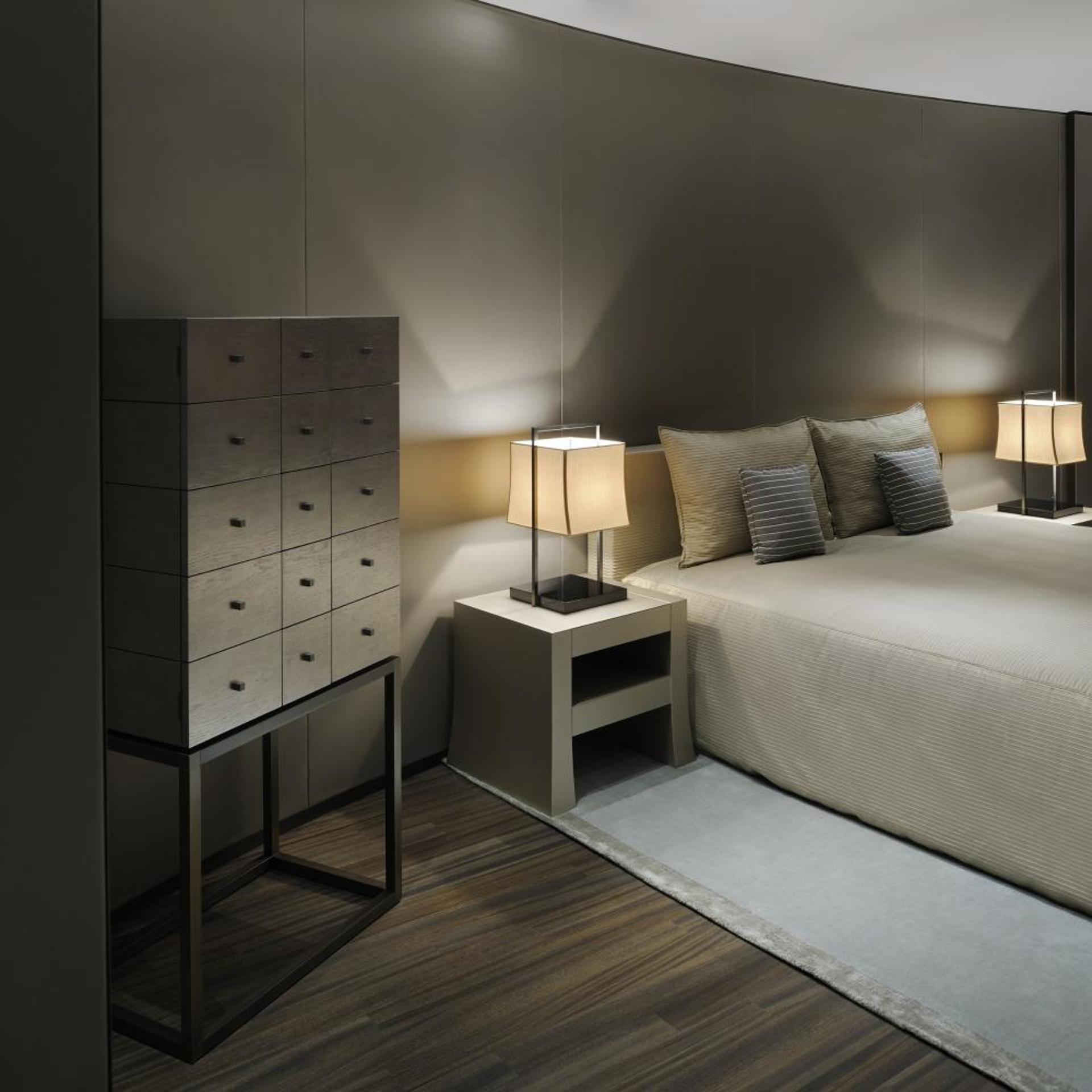 Armani, Signature, Suite