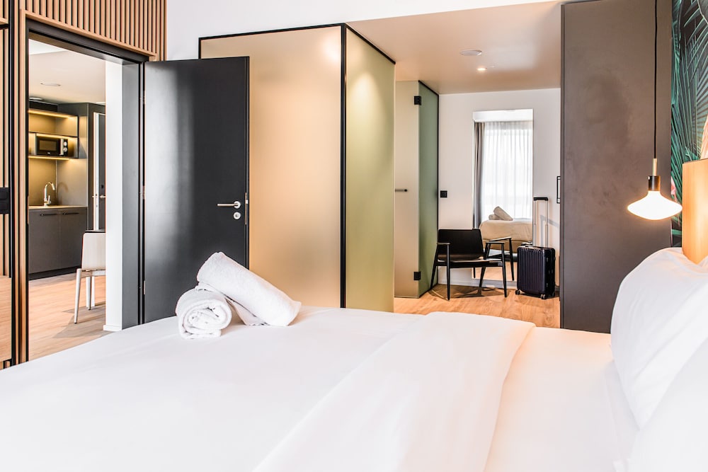 Afterwork Hotel 11/49