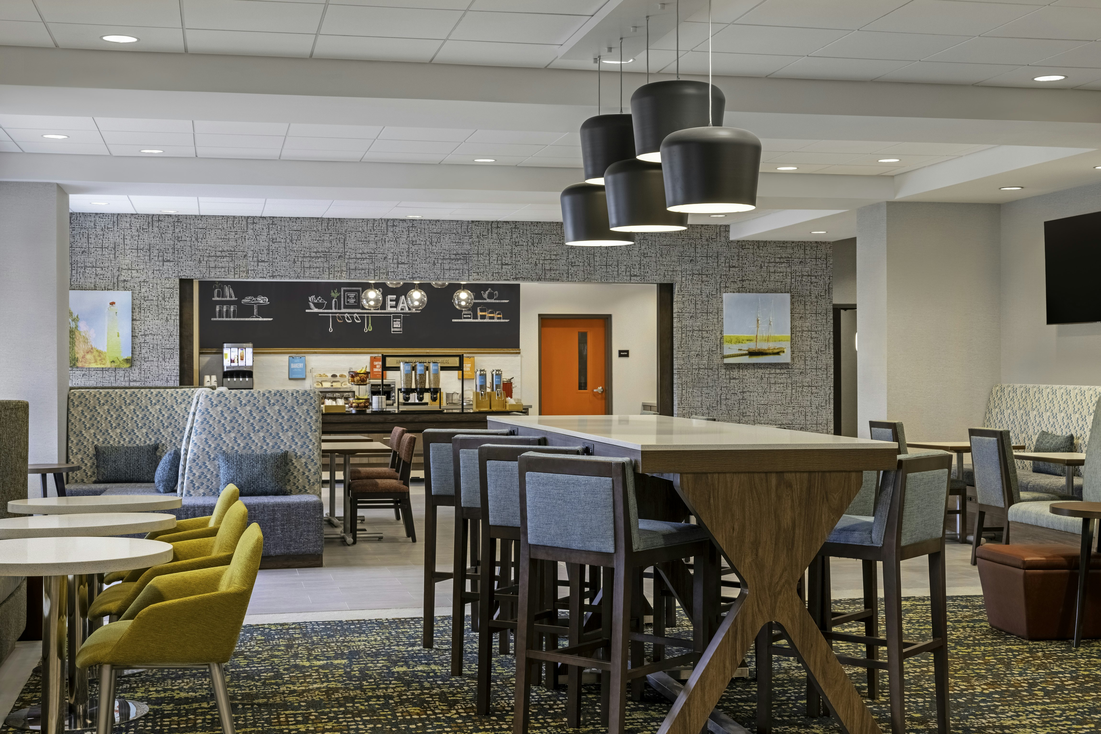 Hampton Inn Midland, ON 17/19