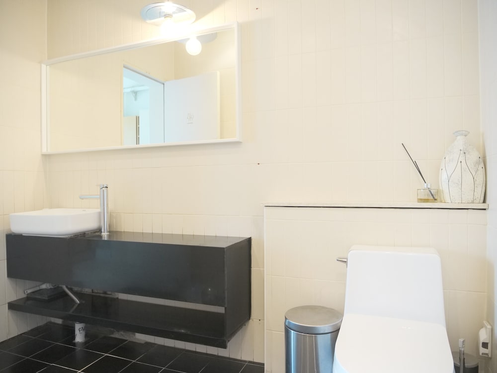 Upflo Hostel 58/60