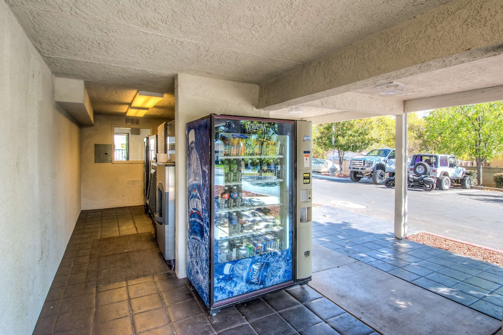 Motel6 Redding, CA - South 31/36