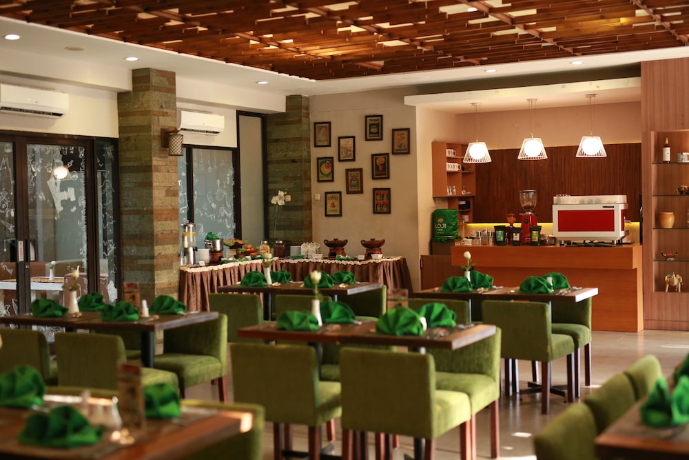 Loji Hotel Solo 49/64