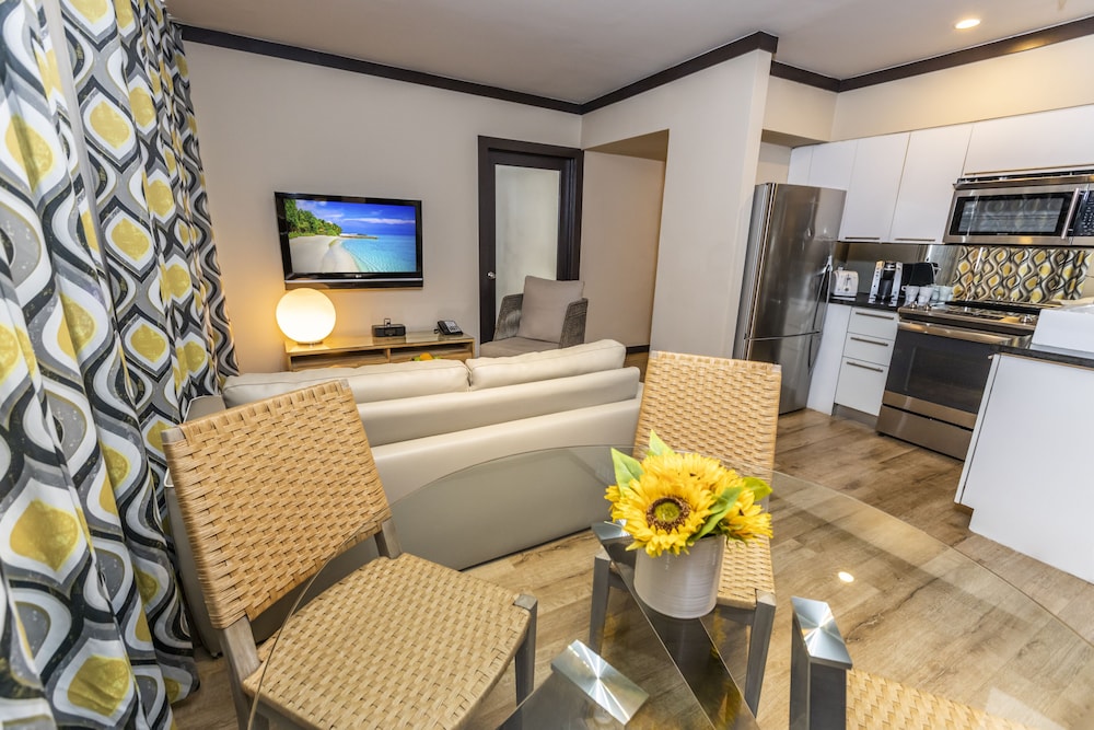 Metropole Suites South Beach 63/77