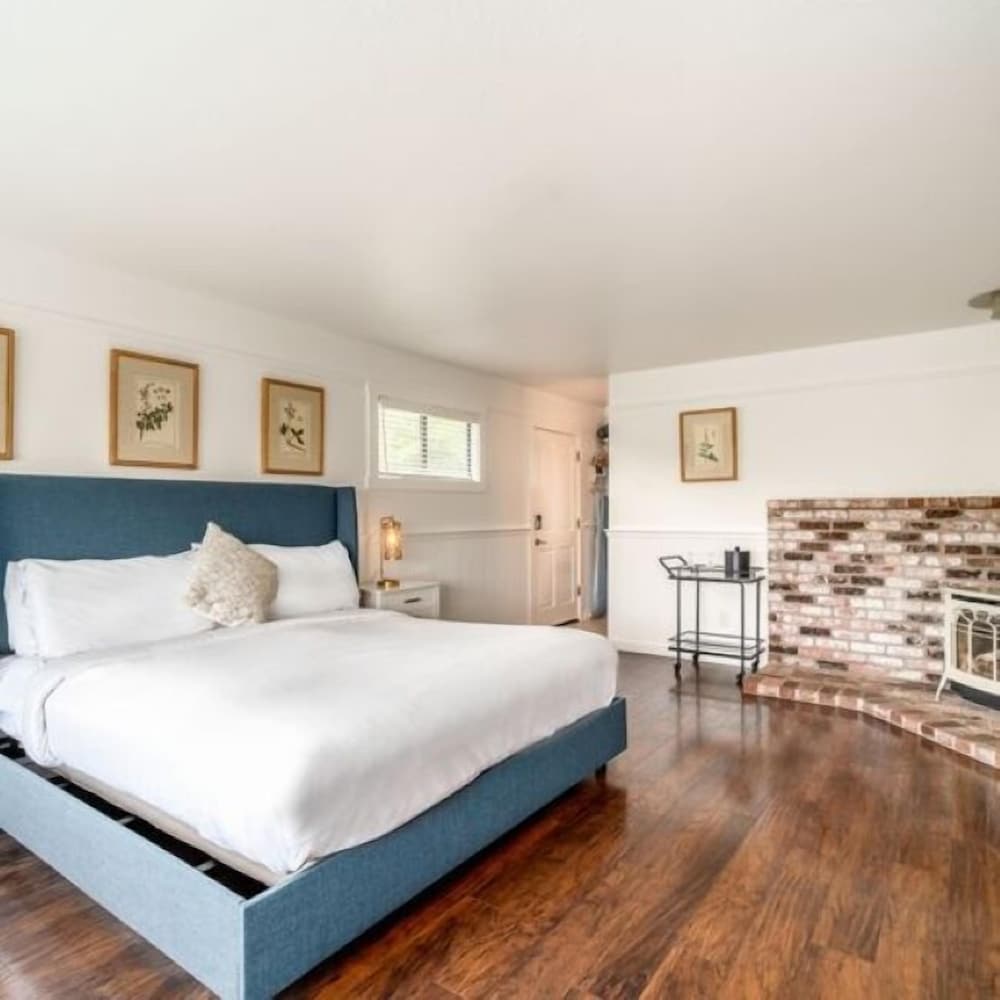 Agate Cove Inn 24/71