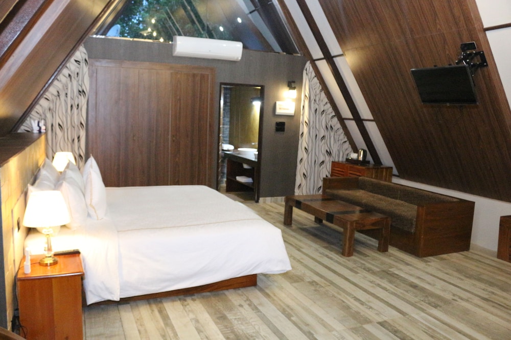 Liyya Water Villas 7/48