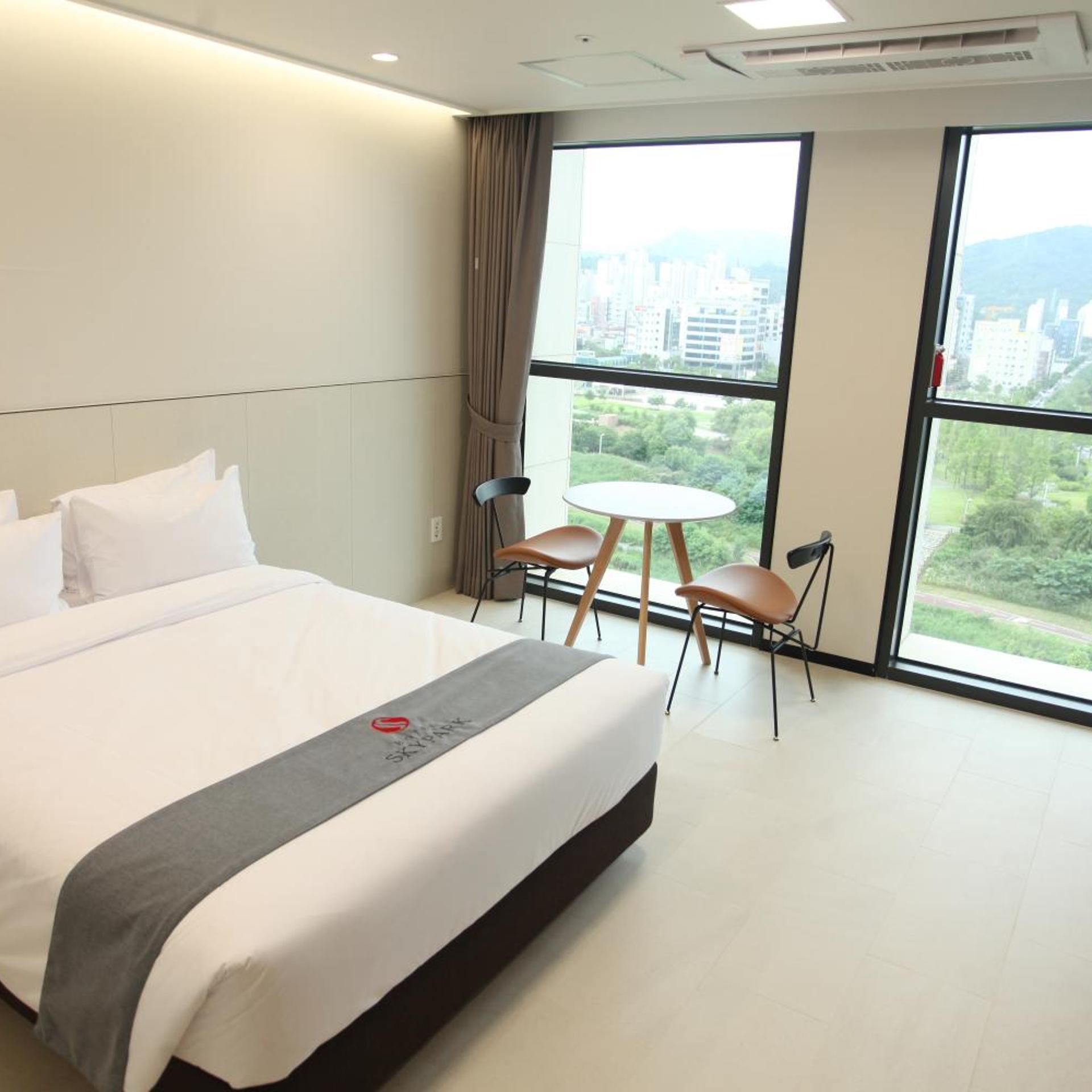Deluxe, Family, Twin Beds