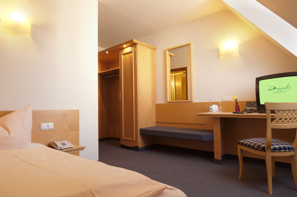 Drexel Apos S Parkhotel 26/64