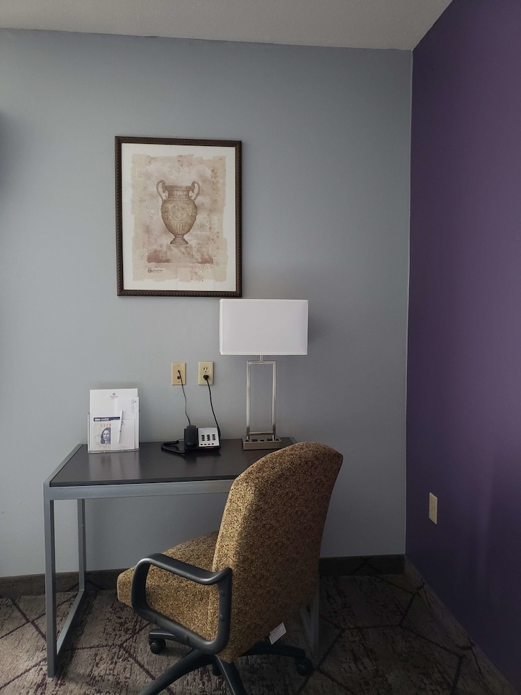 SureStay Plus Hotel by Best Western Warner Robins AFB 33/33