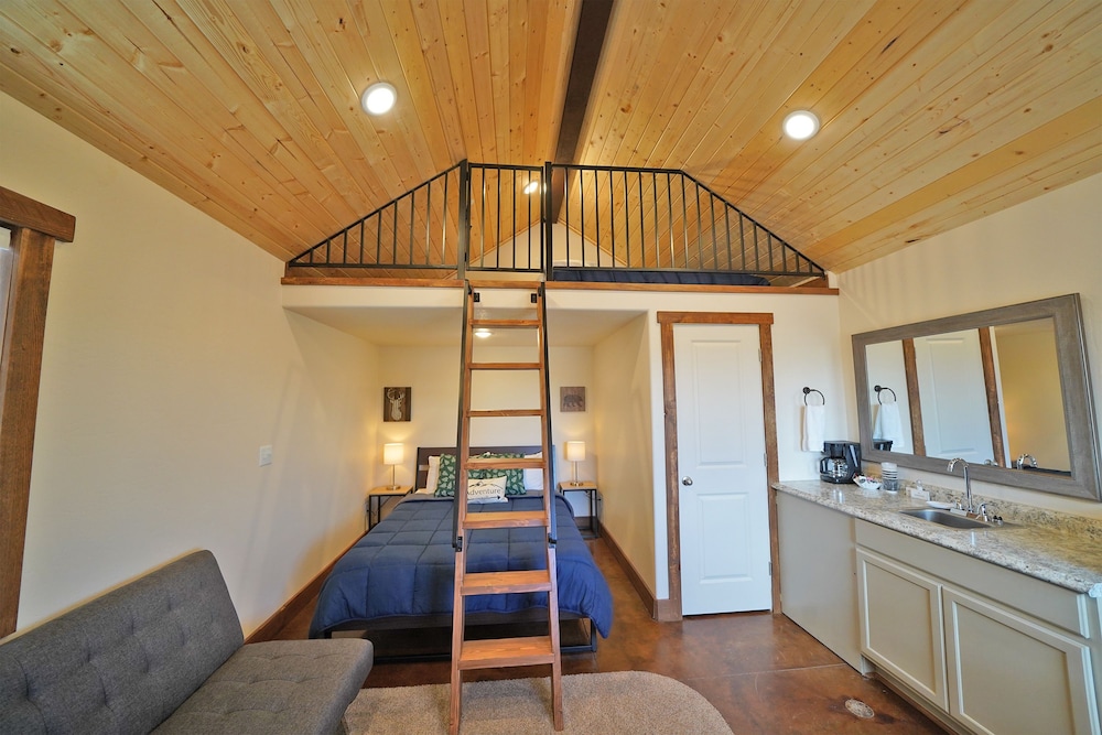 Gooseberry Lodges 55/79