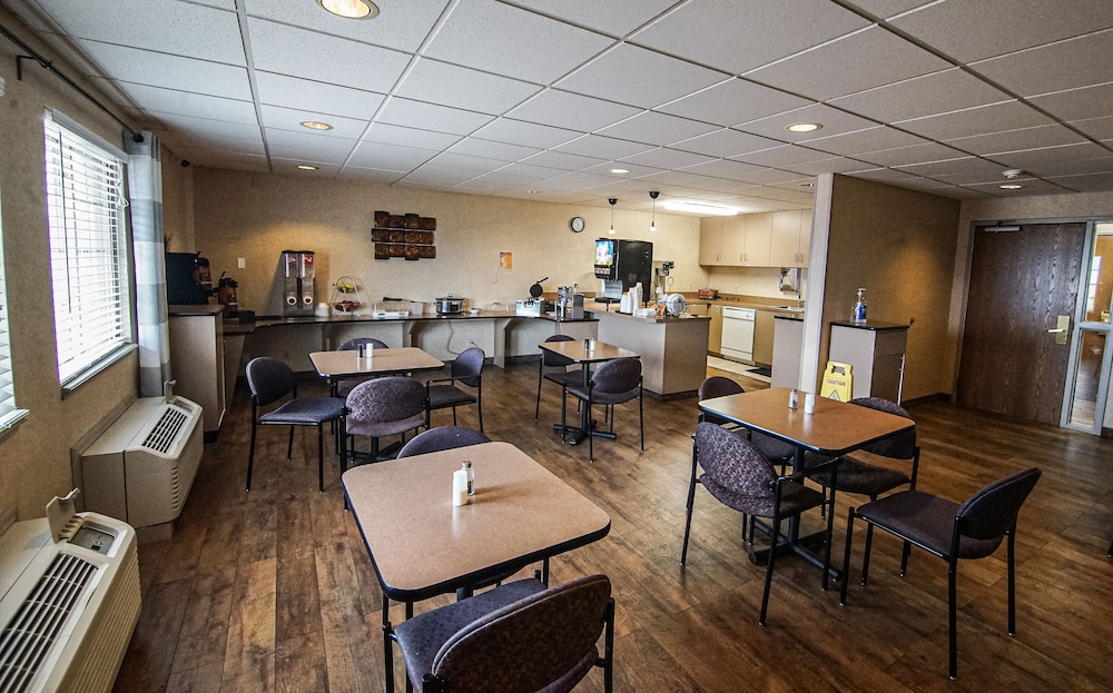 Travelodge by Wyndham Colorado Springs Airport/Peterson AFB 37/44