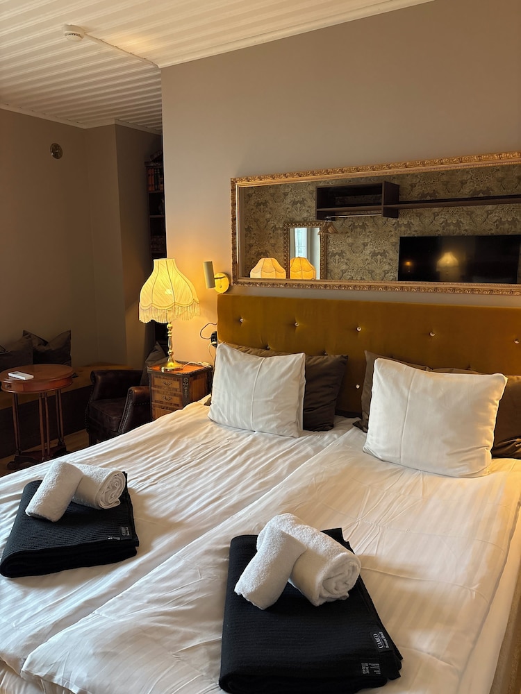 Cameo Boutique Hotell 12/48