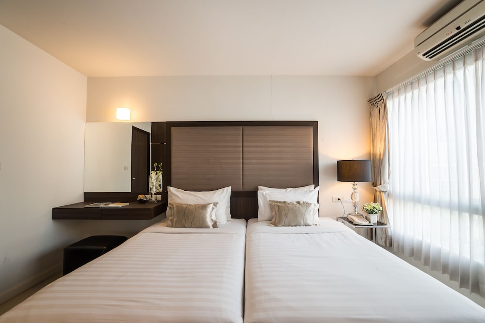 Beyond Suite Hotel 15/73