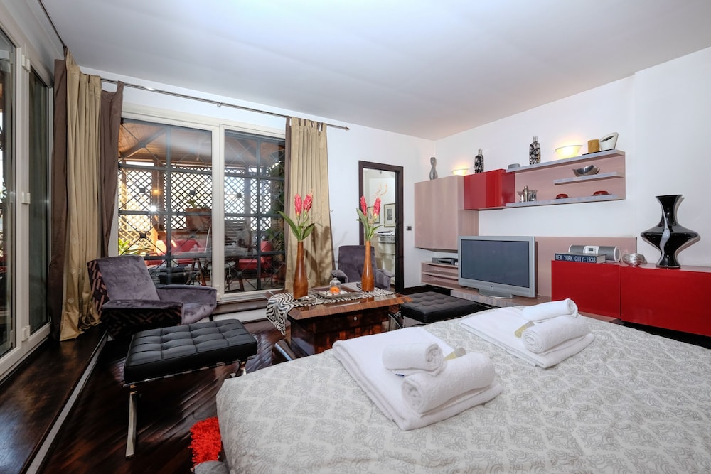 Amazing Penthouse by Caracalla 9/40