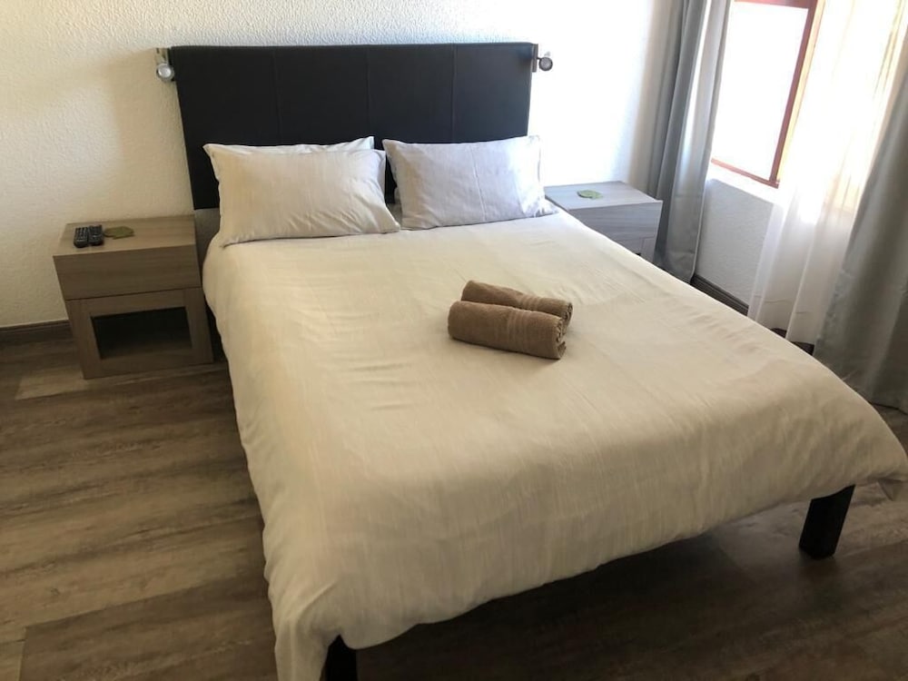 Amies Self-Catering Apartments 2/30