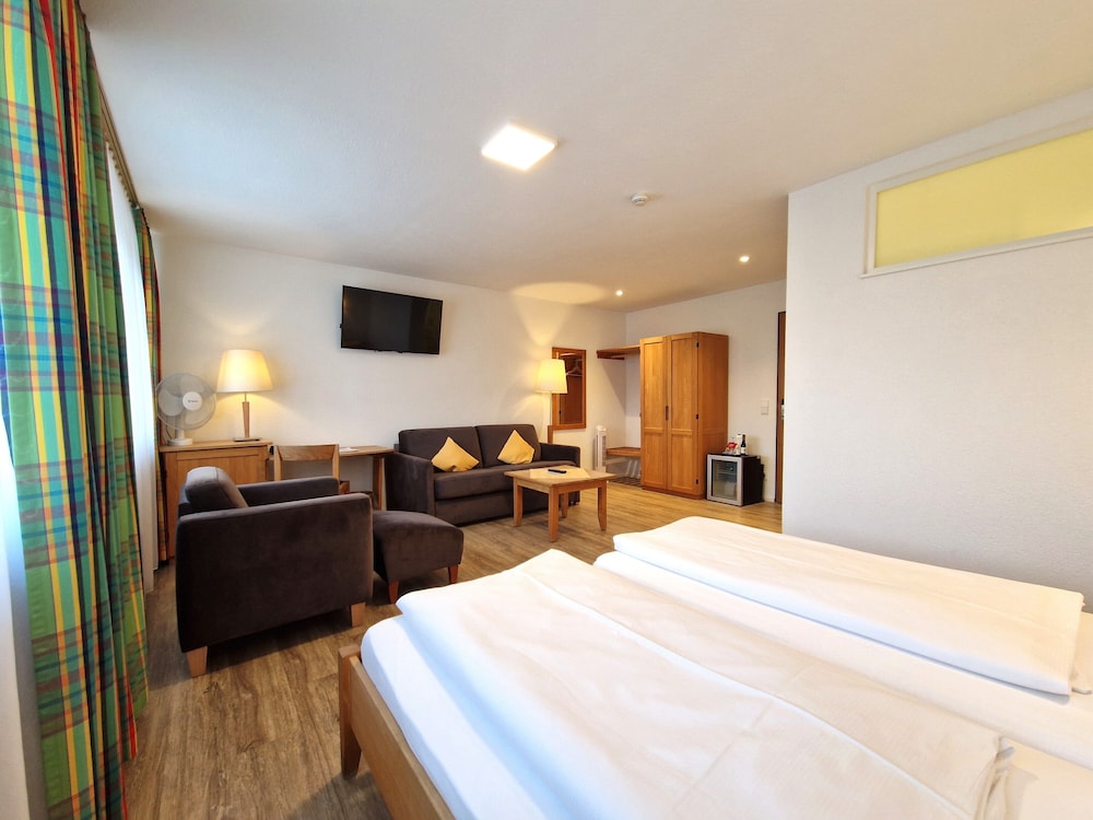Badhotel Restaurant Stauferland 21/75