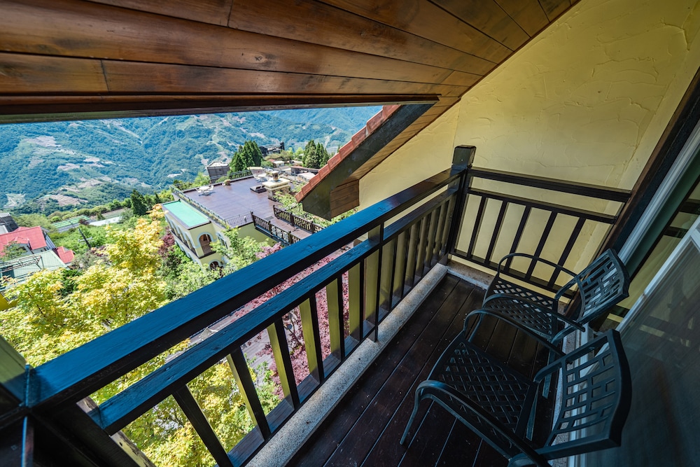 Egmont Resort 4/50