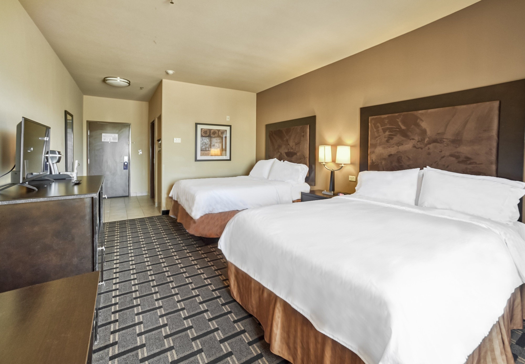 Suite, 2 Queen Beds, Exterior Entrance, Accessible، Holiday Inn Express Suites Beeville 5/10