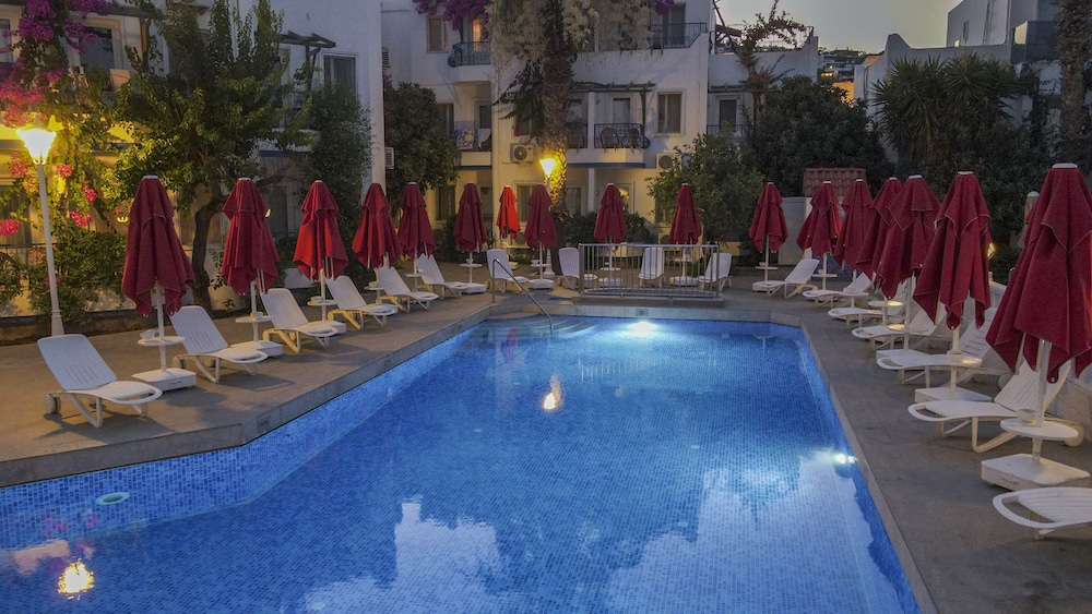 Serhan Hotel 32/35