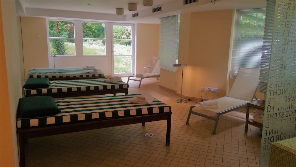 RELEXA WALDHOTEL SCHATTEN 50/74