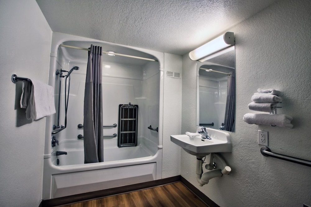Motel6 Tallahassee, FL - Downtown 58/59