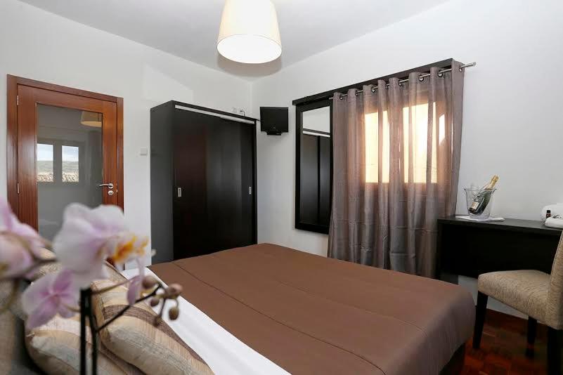 3 Bedrooms, House