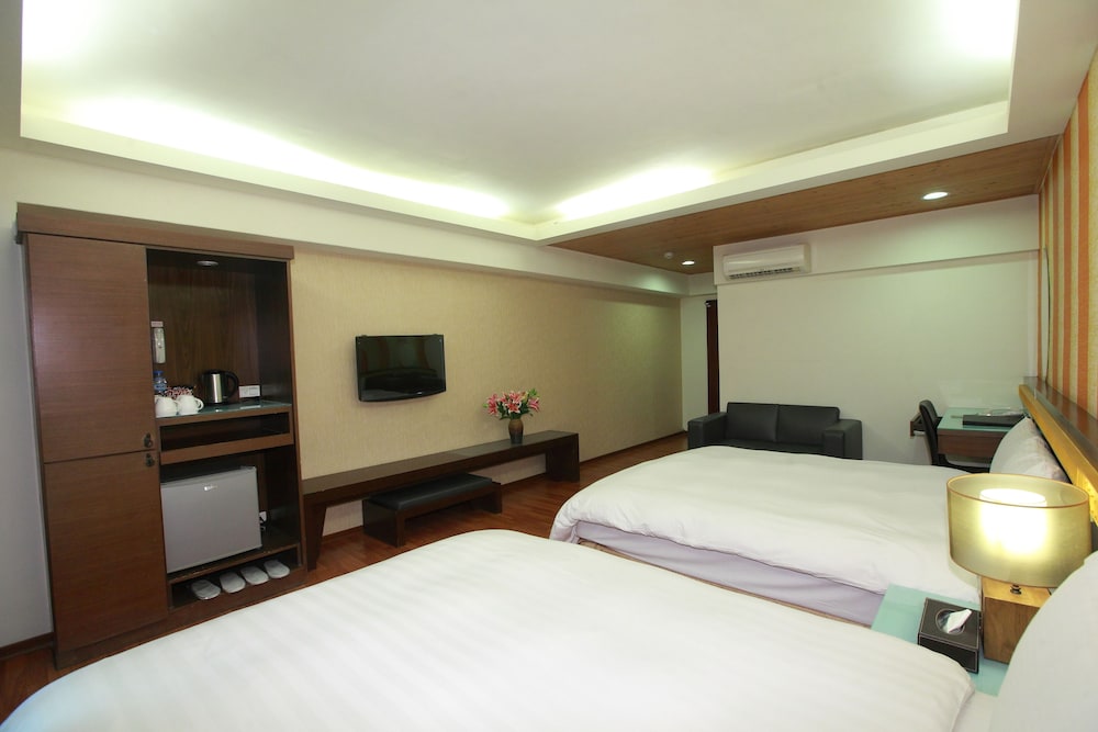 Cullinan Hotel 12/50