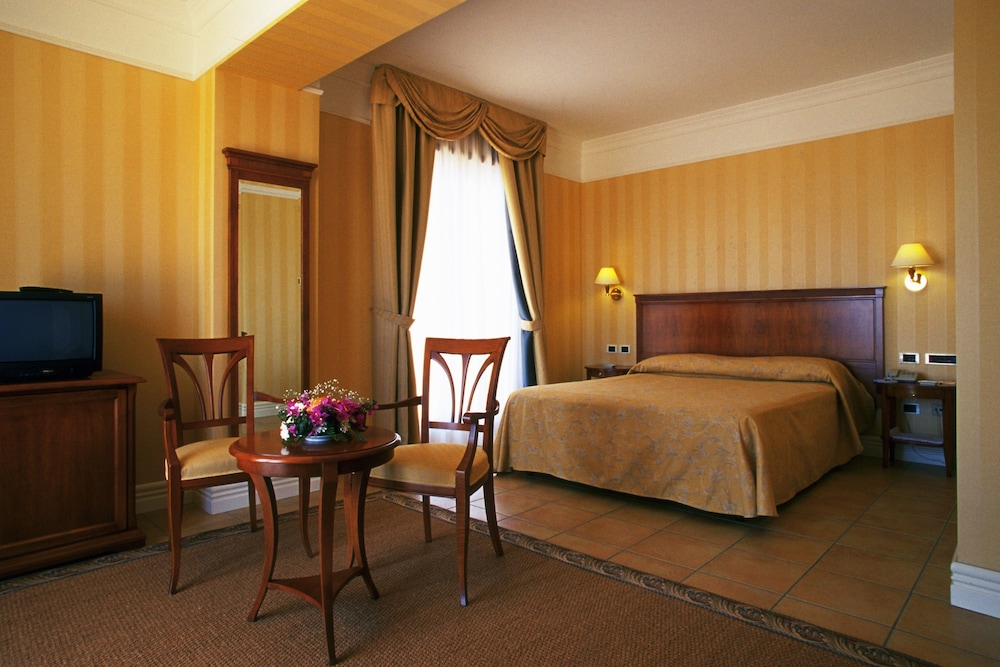 Dioscuri Bay Palace Hotel 33/75