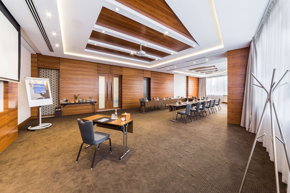 Radisson Blu Hotel Dubai Waterfront 44/78