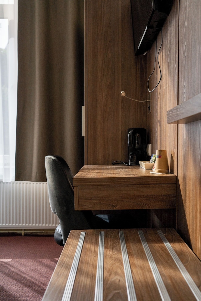 Aadam Wilhelmina 36/61