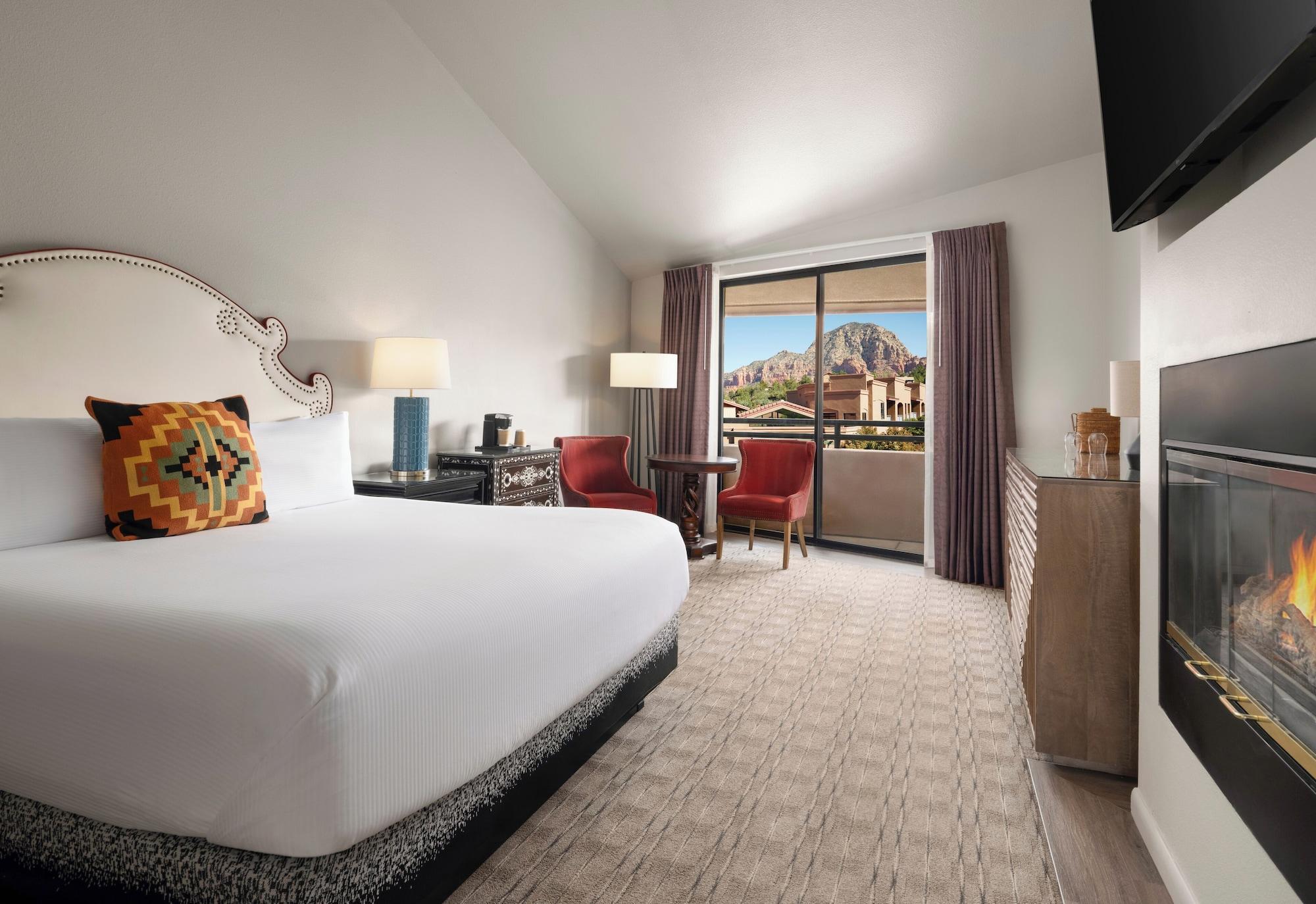 Sunset, King Bed, Red Rock View