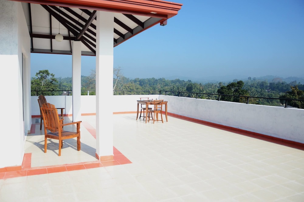 Dazzling Villa 3/54