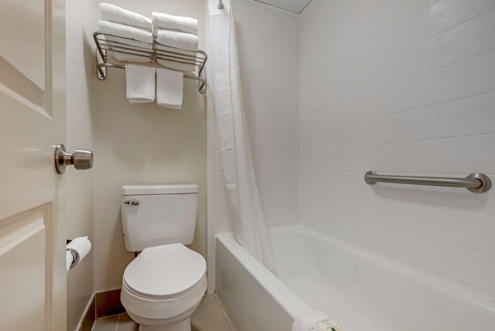 Quality Inn & Suites New Hartford - Utica 41/43