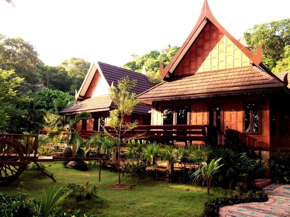 Paradise Pearl Bungalow 11/72