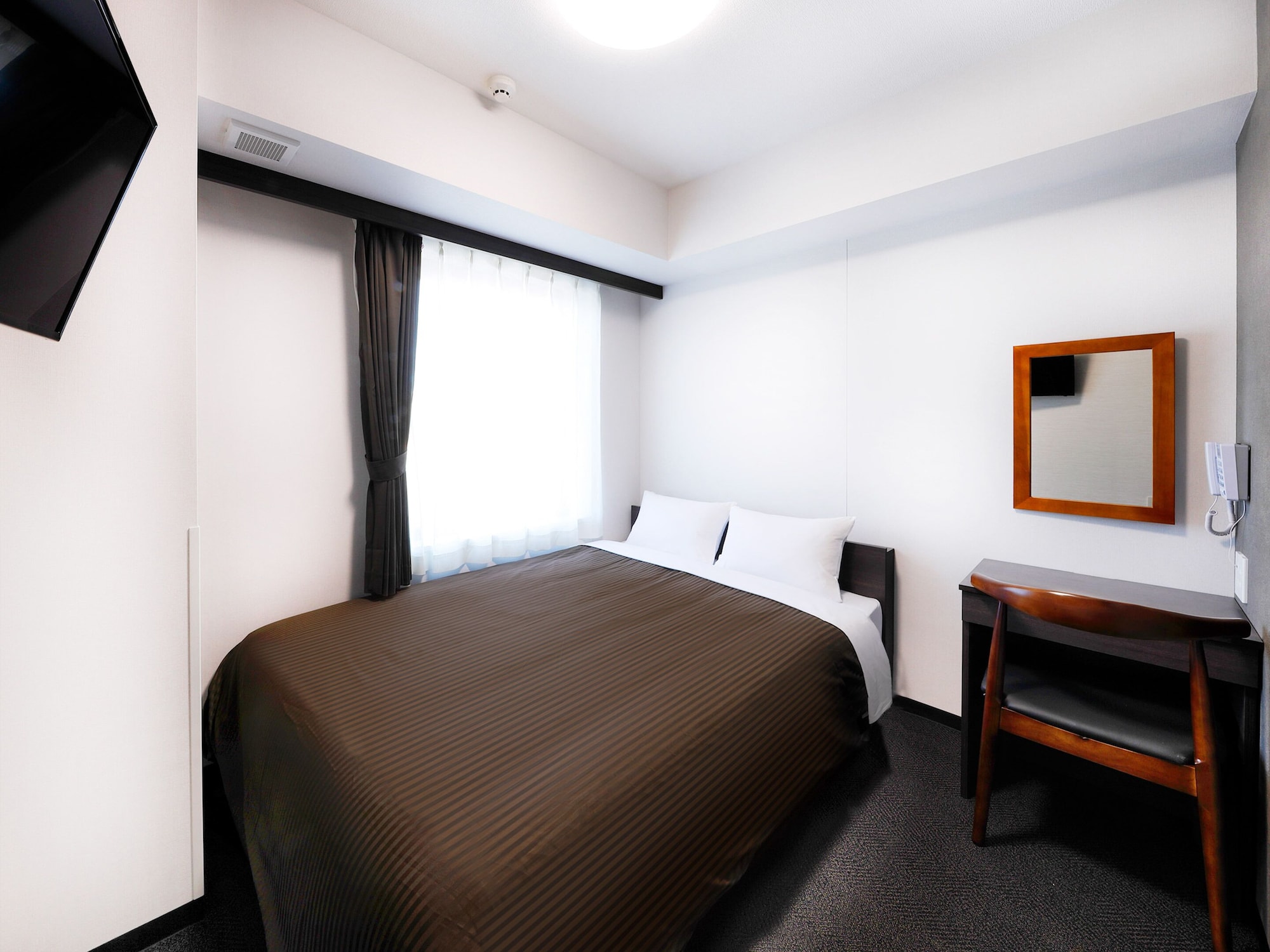 ROOM, DOUBLE BED