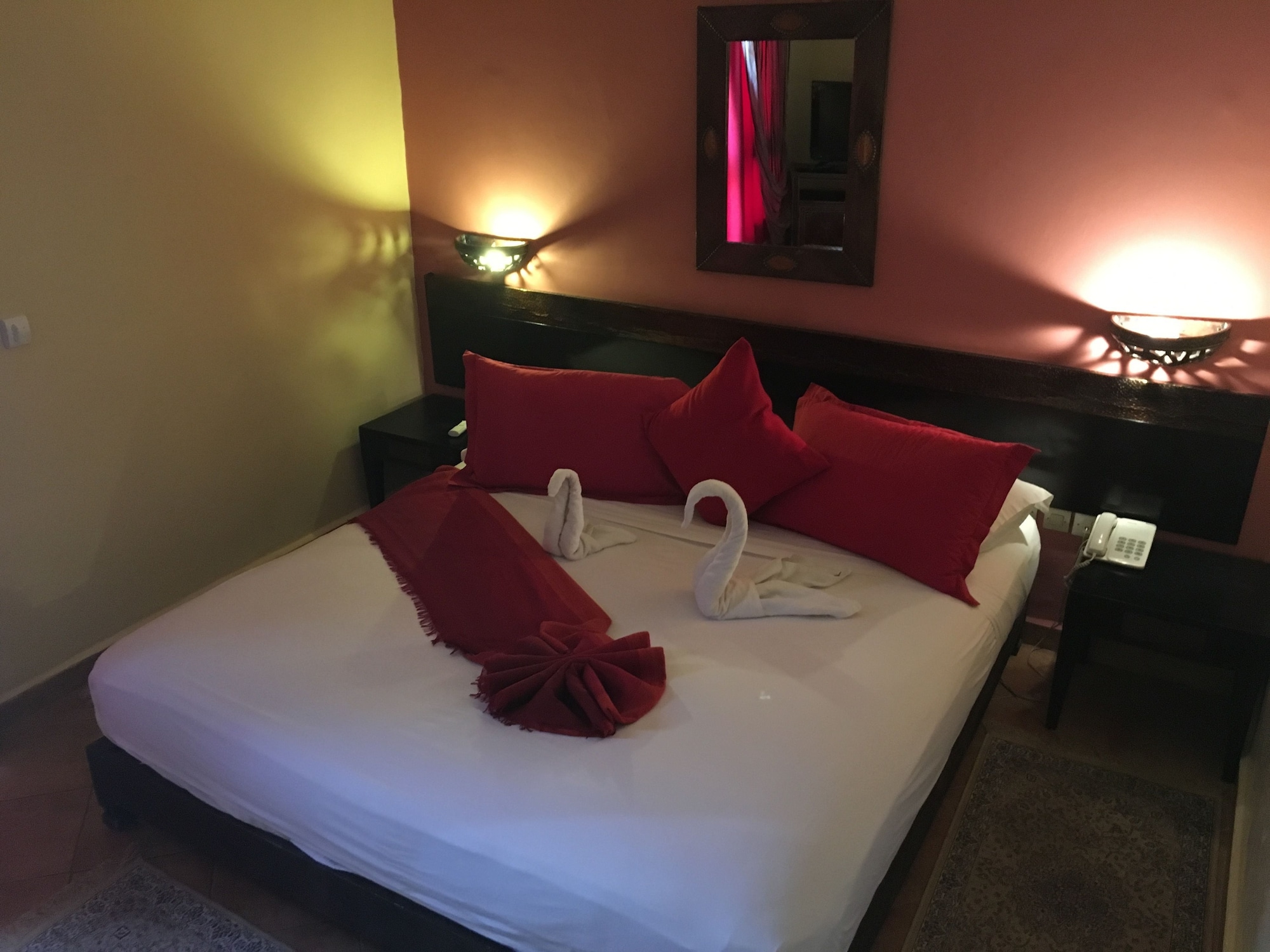 غرفة كومفورت بسرير كوين، Hotel Tafoukt 2/9