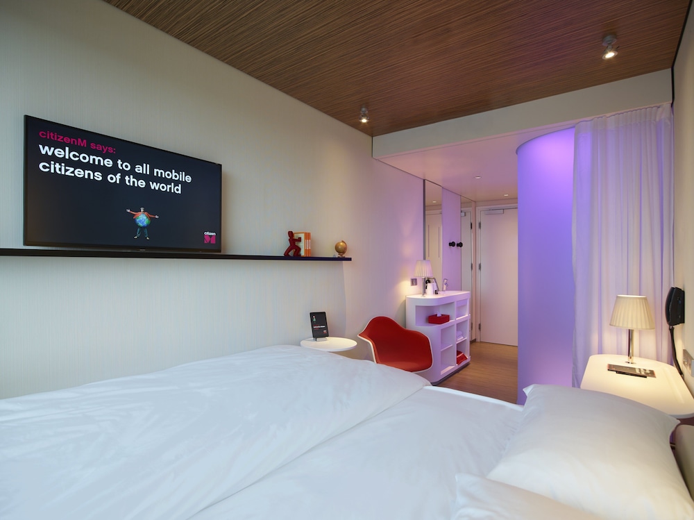 ROOM, KING BED, HIGH FLOOR