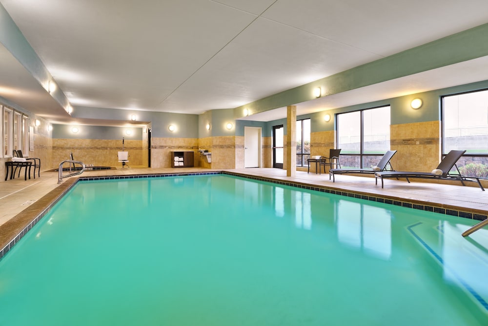 Holiday Inn Express Hotel Suites Helena 33/63