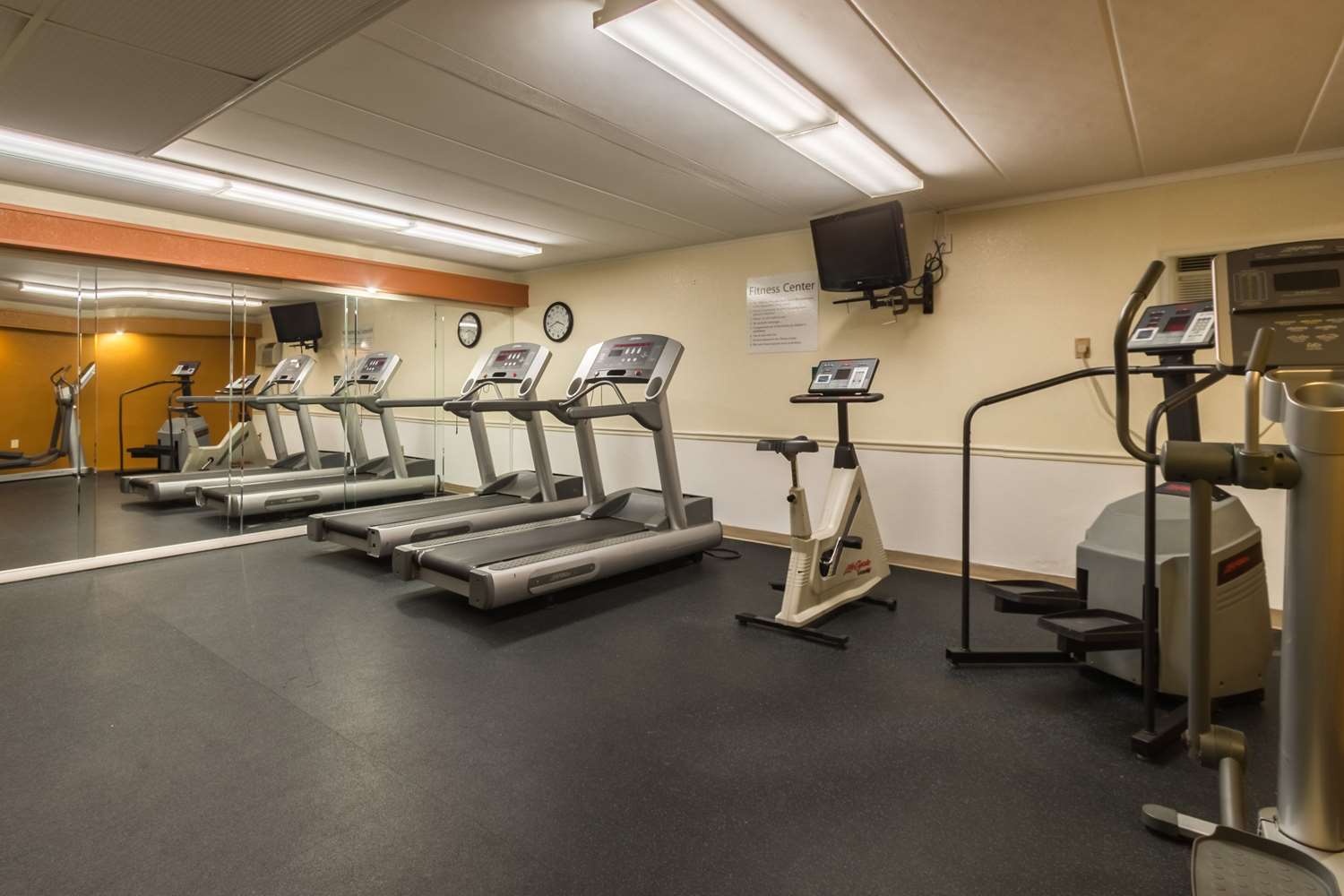 Quality Inn and Suites Conference Center West Chester 29/41