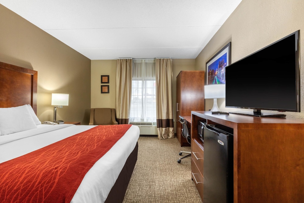 Comfort Inn & Suites Hamilton Place 11/39